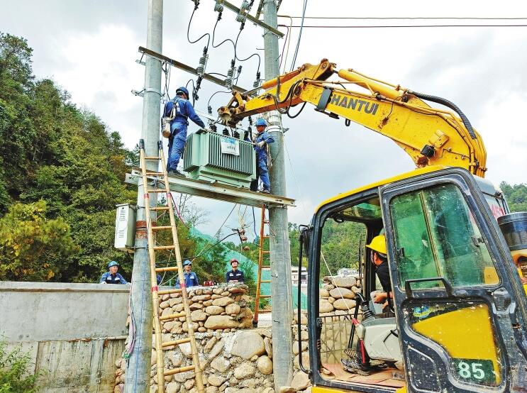 南方電網(wǎng)公司加強(qiáng)農(nóng)村電網(wǎng)建設(shè)，以充足電力激發(fā)鄉(xiāng)村活力