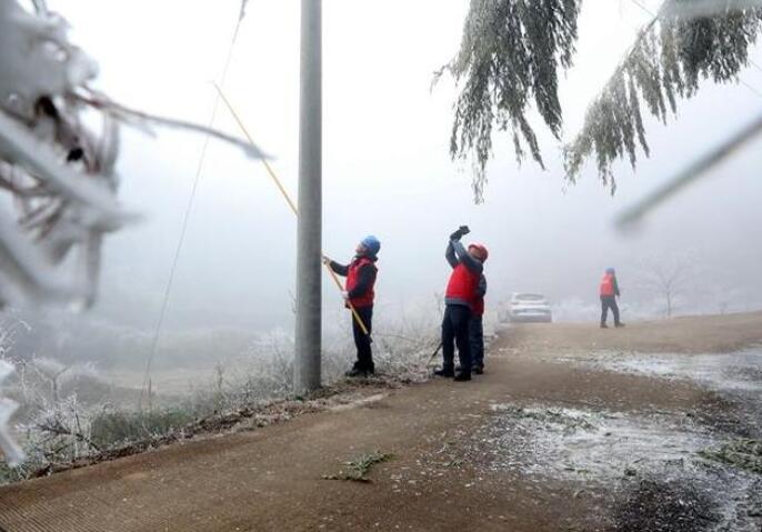 國(guó)網(wǎng)龍巖供電公司多舉措保低溫雨雪天氣電網(wǎng)可靠穩(wěn)定運(yùn)行