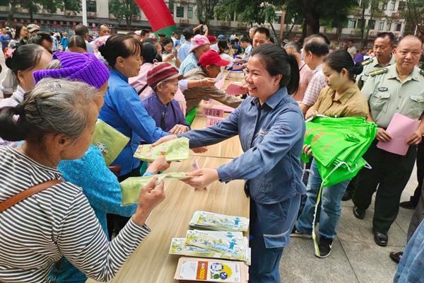 凌云供電公司積極開(kāi)展安全用電咨詢(xún)宣傳