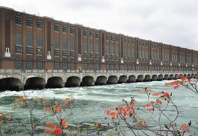 極端天氣殃及加拿大水力發(fā)電，“水電出口大國(guó)”向美國(guó)買(mǎi)電